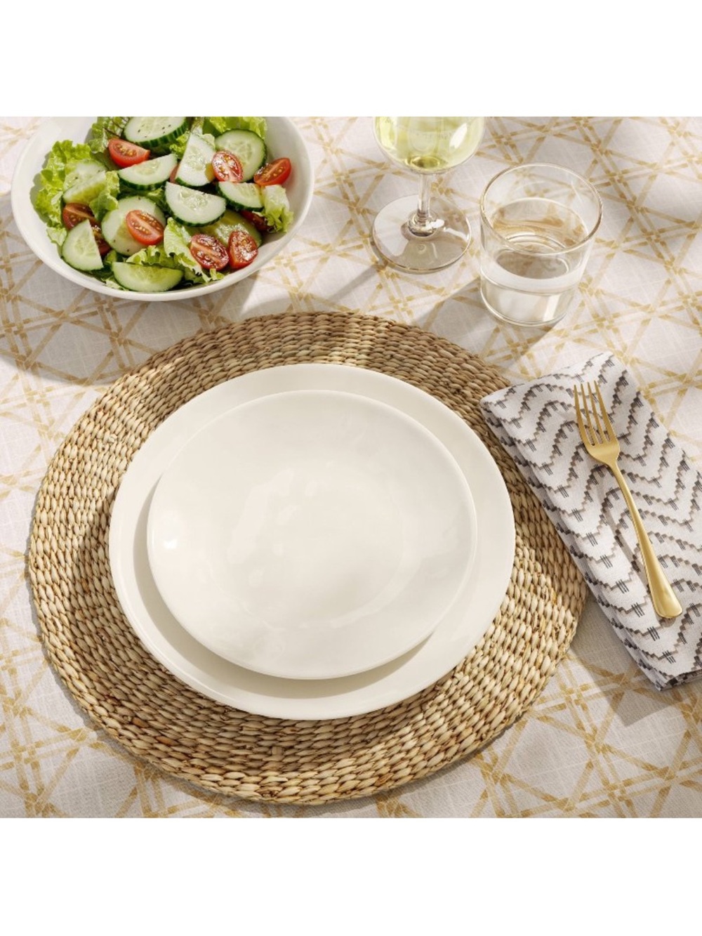 NWT Threshold dining dish set indoor/outdoor